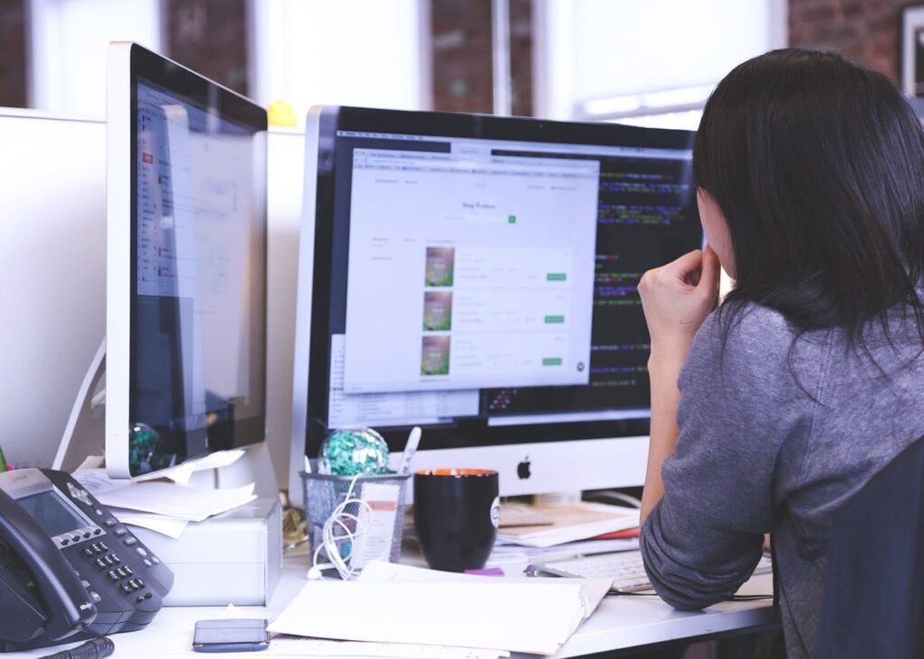 The Artificial Lawyer: How AI is Helping Paralegal Services in Daily Tasks paralegal services