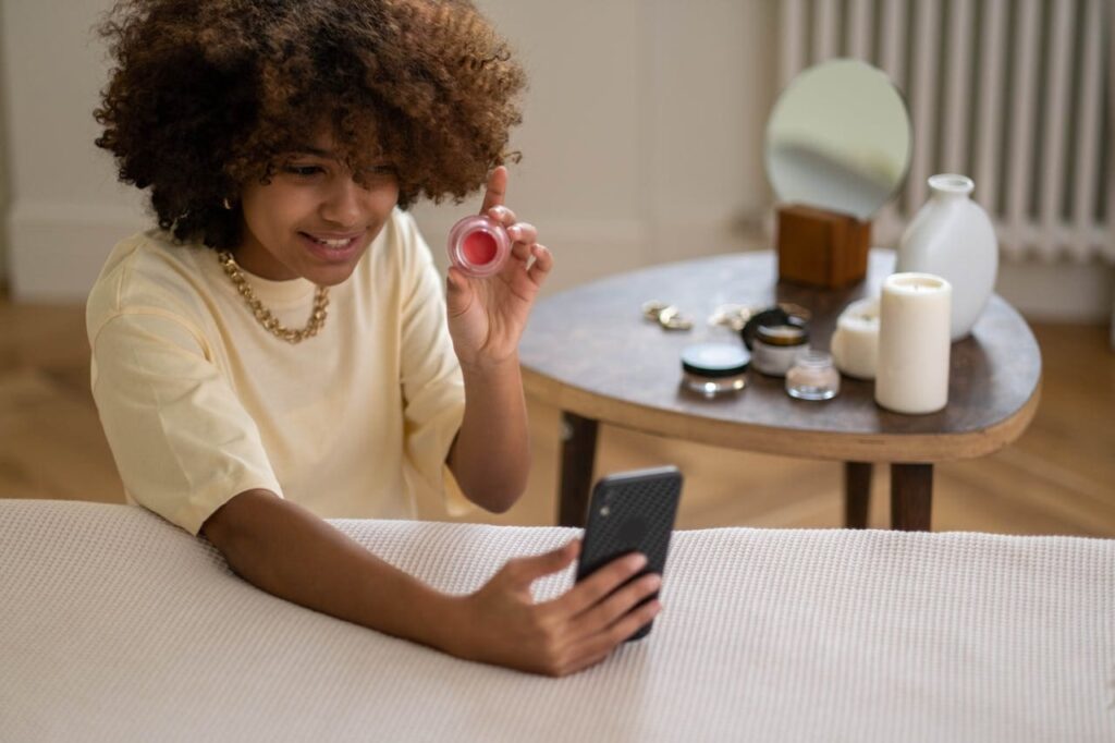 4 Legal Considerations for Social Media Influencers in Brand Endorsements and Sponsored Content 4 Legal Considerations for Social Media Influencers in Brand Endorsements and Sponsored Content