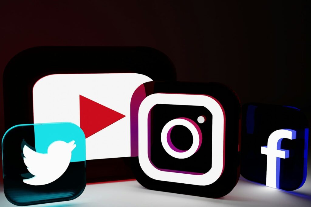 8 Essential Tips Lawyers Offer for Managing Social Media Legal Risks 8 Essential Tips Lawyers Offer for Managing Social Media Legal Risks